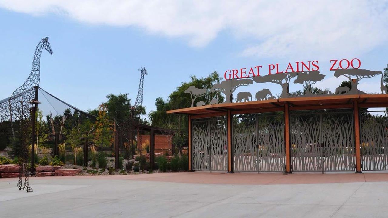 attraction-Great-Plains-Zoo